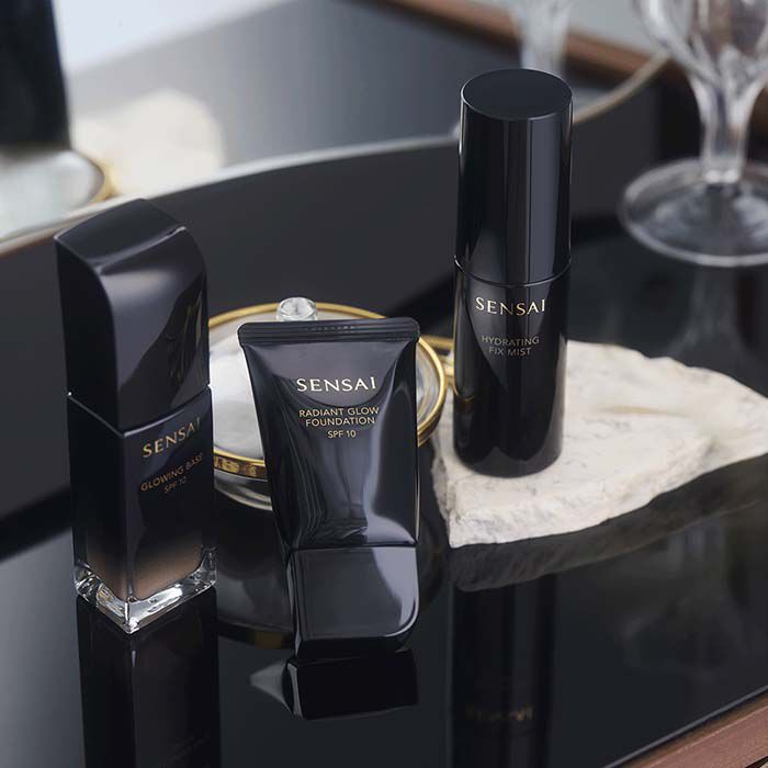 Radiant Glow Foundation   3