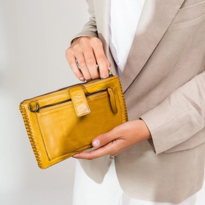 Billetero de Piel Winona Mostaza   4