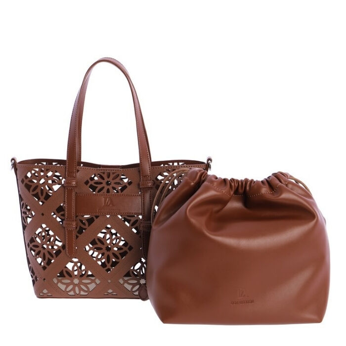 Bolso de Hombro Tote Calado Marr&oacute;n   1