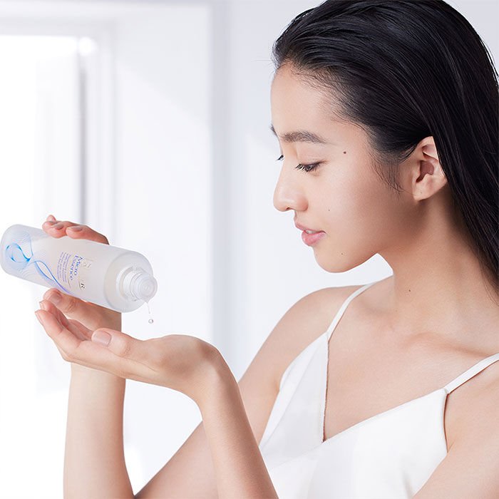 Micro Essence Treatment Lotion  200ml-209352 3