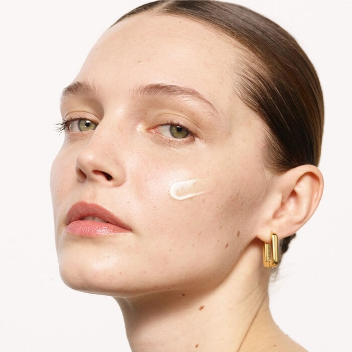 Sun Sensitive Oil-Free Milk Fluid SPF50  50ml-197905 2