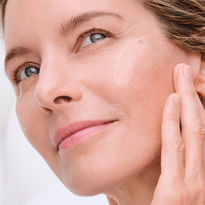 Bio-Performance Skin Filler Serum  1ud.-215029 5