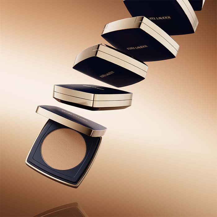 Double Wear Stay-In-Place Matte Powder Makeup   2