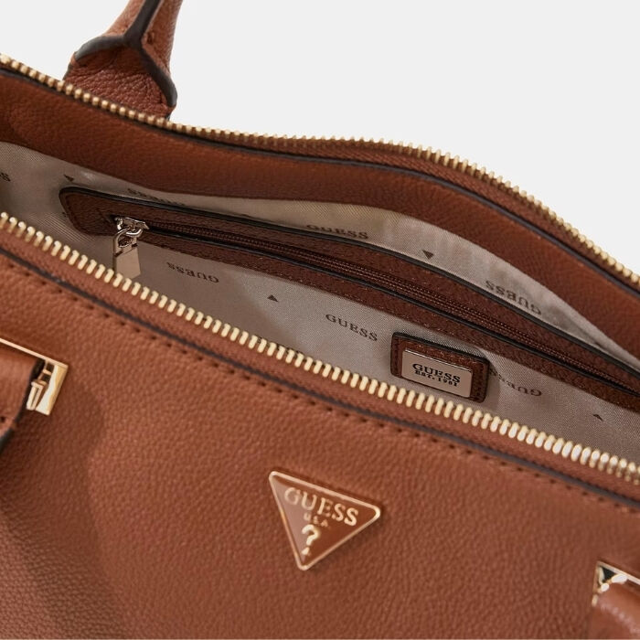 Bolso de Mano Evie Charms Marr&oacute;n   4