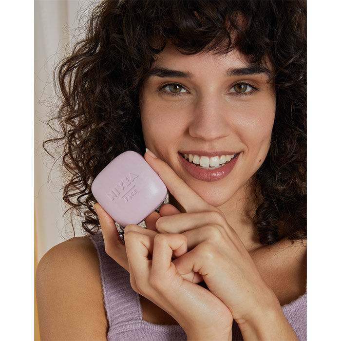 Naturally Clean Limpiador Facial Sólido  75g-198750 3