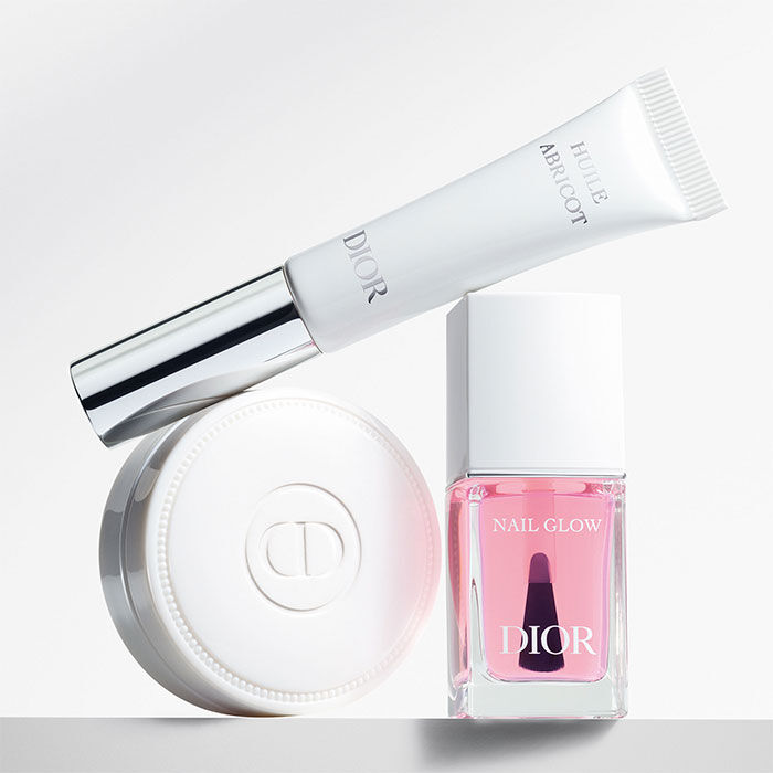NAIL GLOW   1