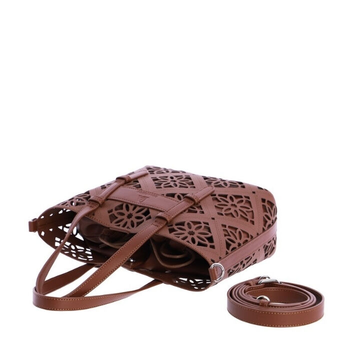Bolso de Hombro Tote Calado Marr&oacute;n   4
