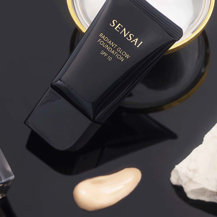 Radiant Glow Foundation   2