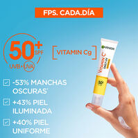 Vitamina C Fluido Antimanchas Anti-UV Invisible SPF50+  40ml-218636 3