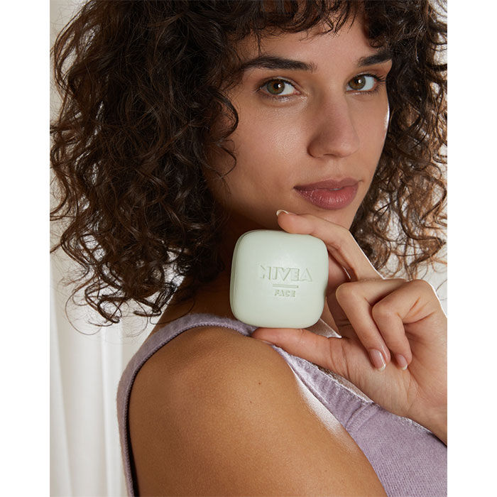 Naturally Clean Exfoliante Facial Sólido Anti-Imperfecciones  75g-198751 3