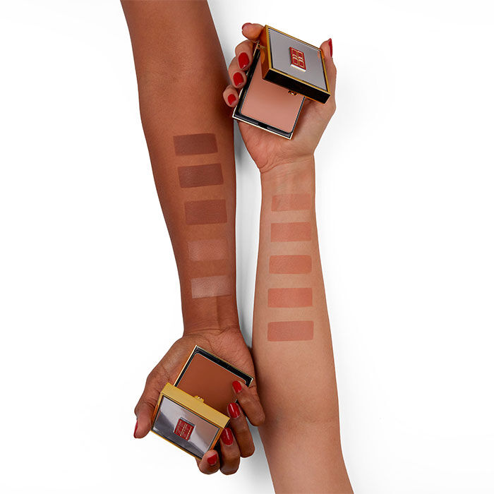 Flawless Finish Sponge-On Cream Makeup   2